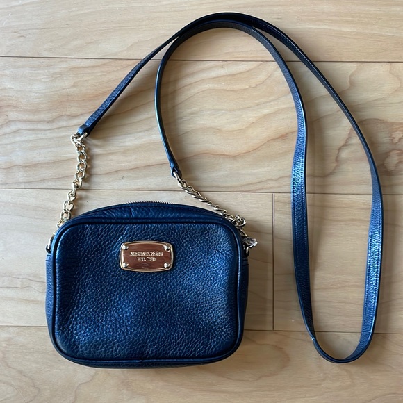 Small Michael Kors purse - Picture 1 of 2